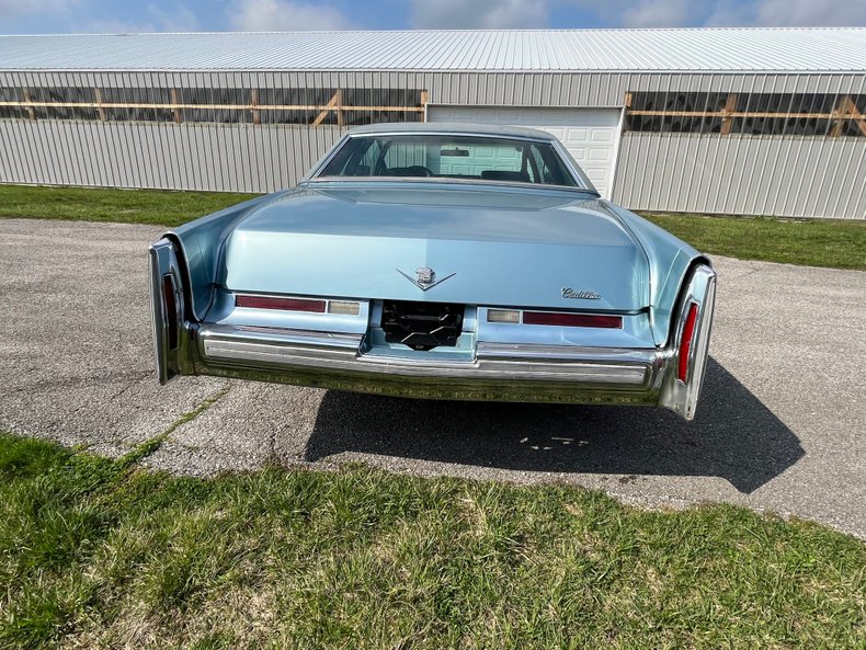 1976 Cadillac Coupe DeVille 12