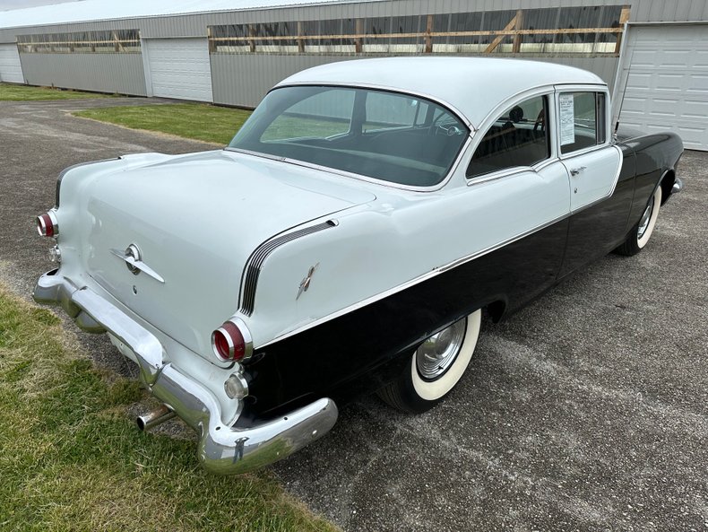 1955 Pontiac Chieftain 12