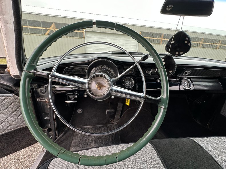 1955 Pontiac Chieftain 31