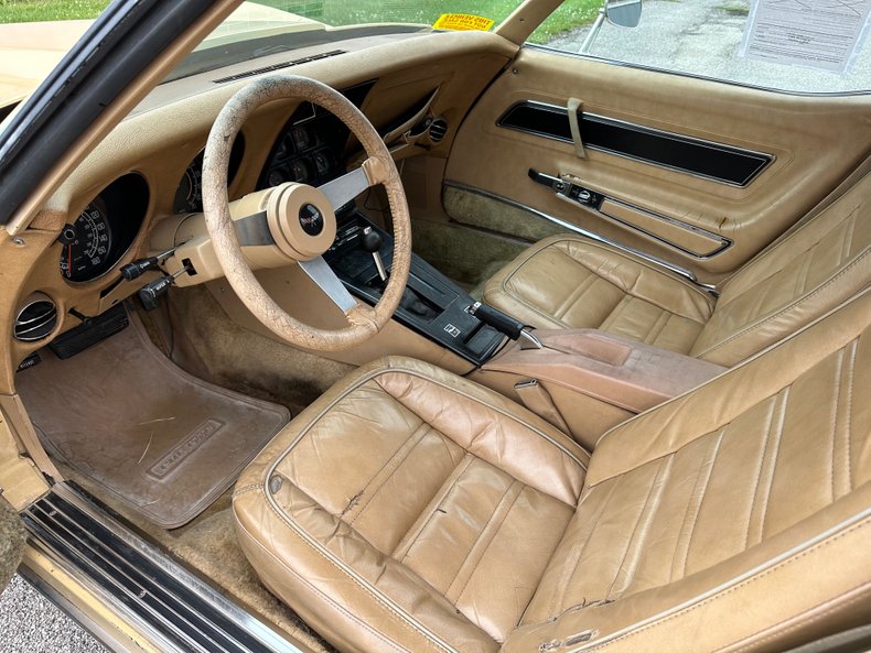 1977 Chevrolet Corvette 18