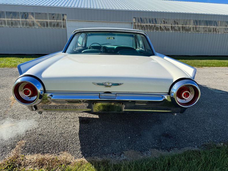 1962 Ford Thunderbird 11