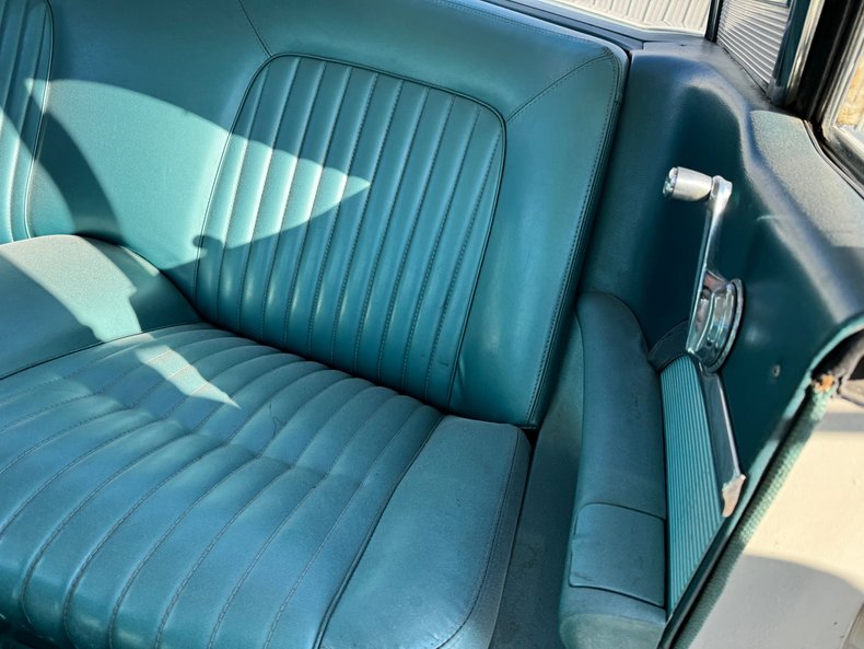 1962 Ford Thunderbird 27