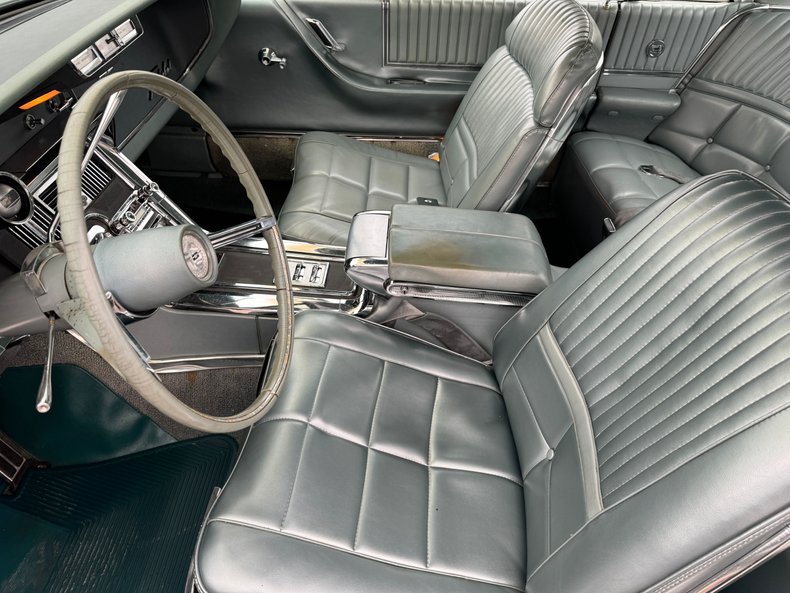1966 Ford Thunderbird 20