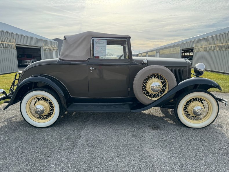 1932 Ford Model 18 11