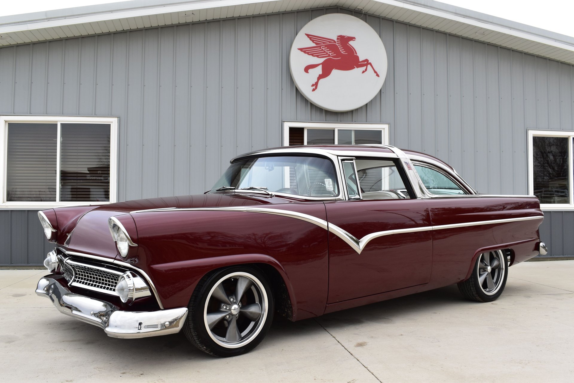 New Ford Crown Victoria Revives Lincoln's Continental As A V8-Powered
