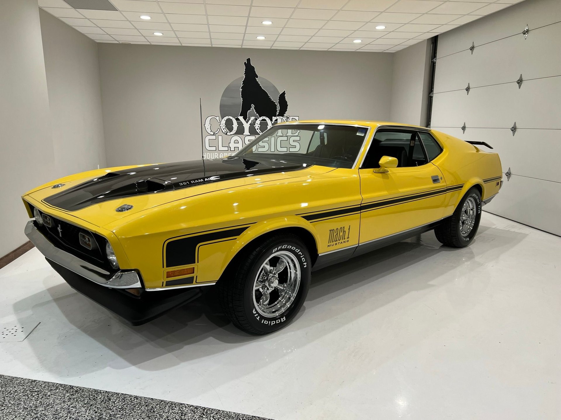 1971 Ford Mustang Mach I American Muscle Carz
