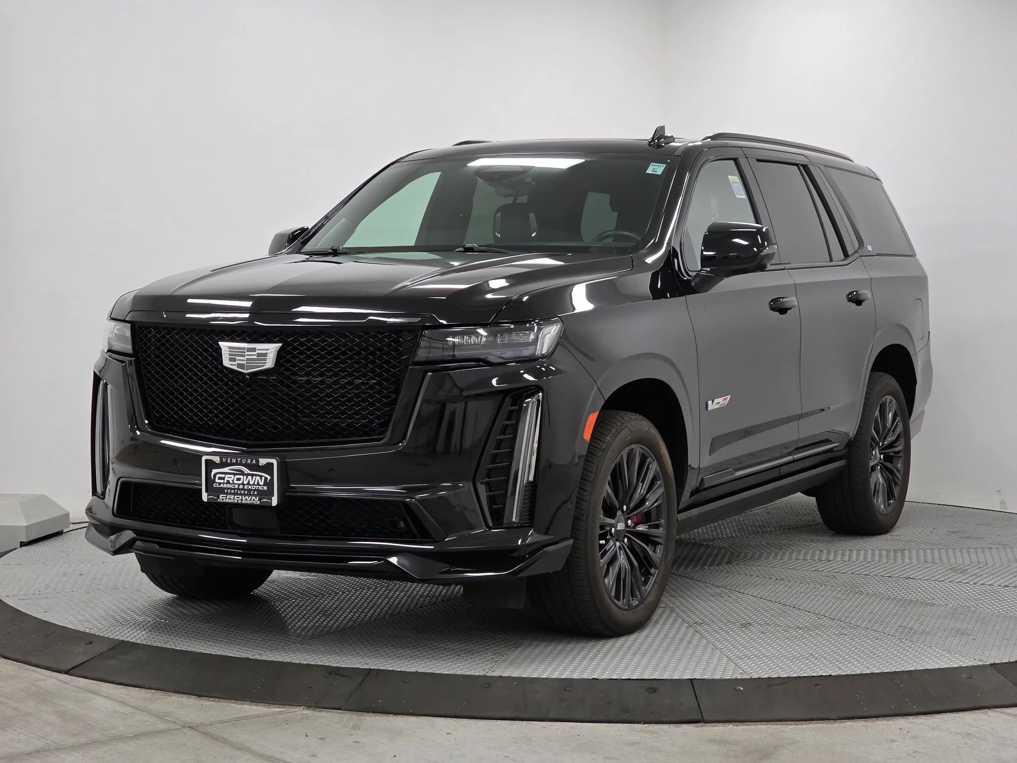 2024 Cadillac Escalade V-Series - Photo 3