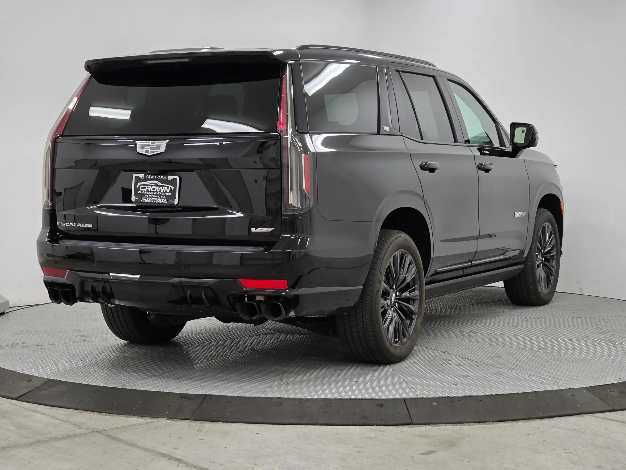 2024 Cadillac Escalade V-Series - Photo 9