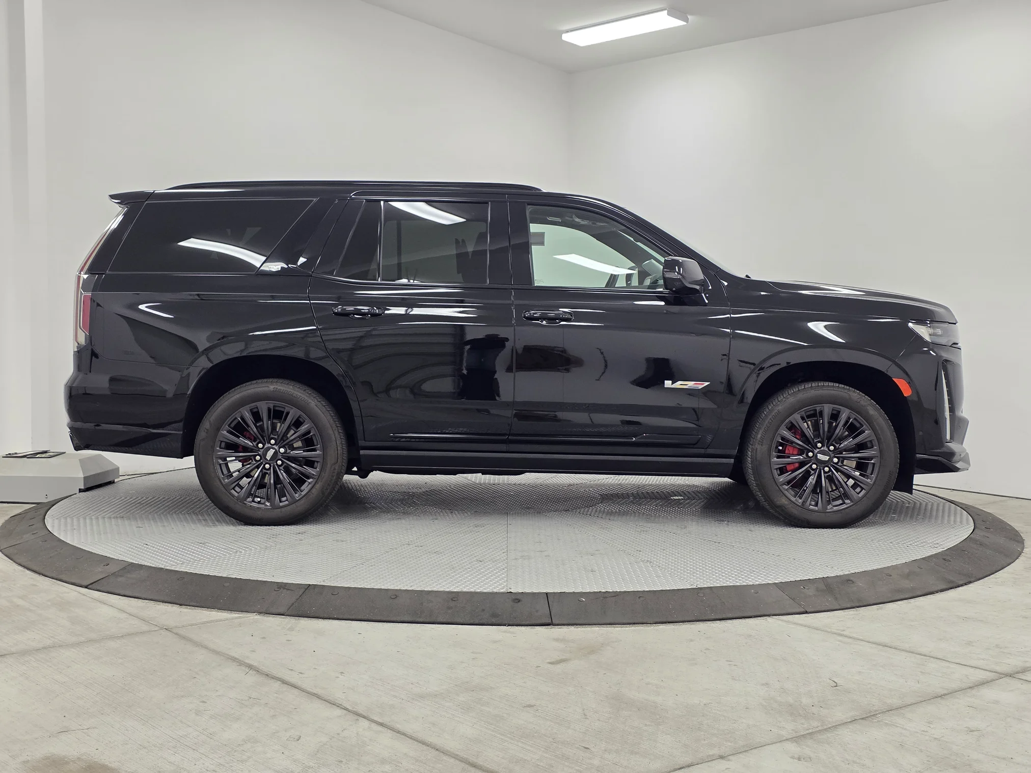 2024 Cadillac Escalade V-Series - Photo 10