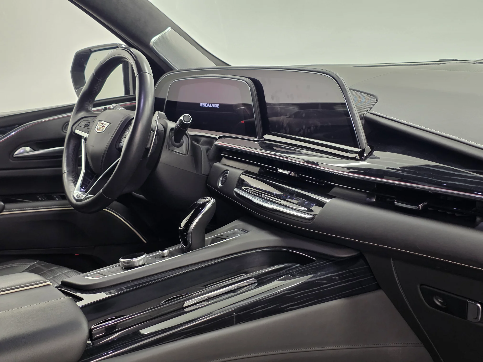 2024 Cadillac Escalade V-Series - Photo 12