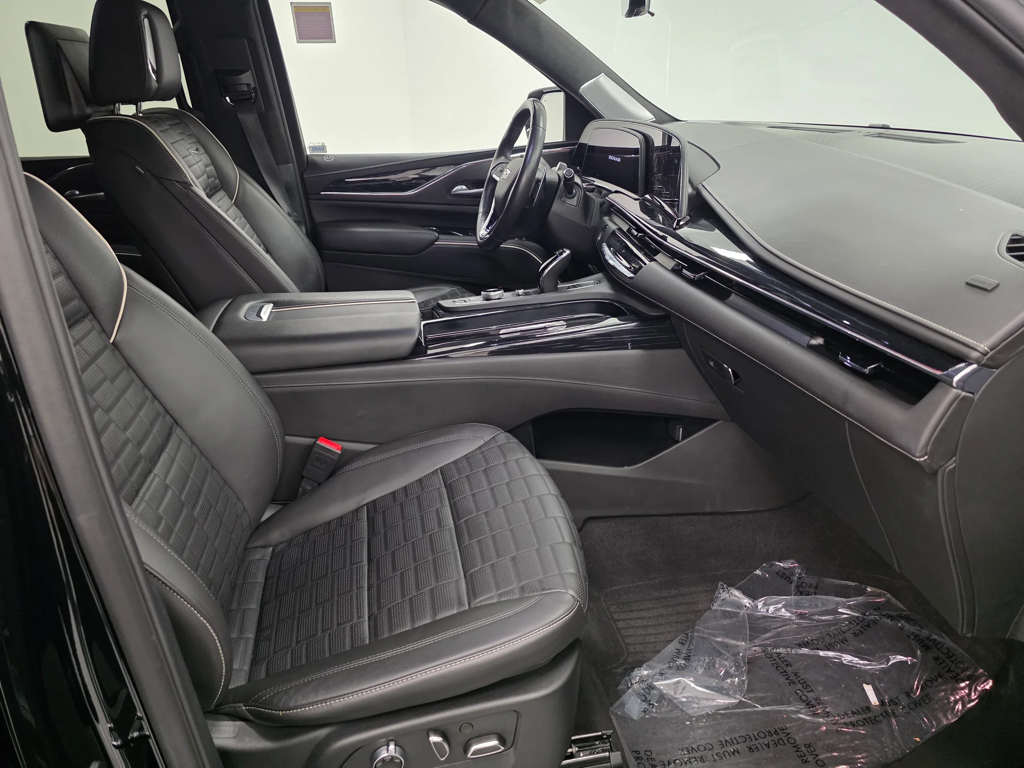 2024 Cadillac Escalade V-Series - Photo 14