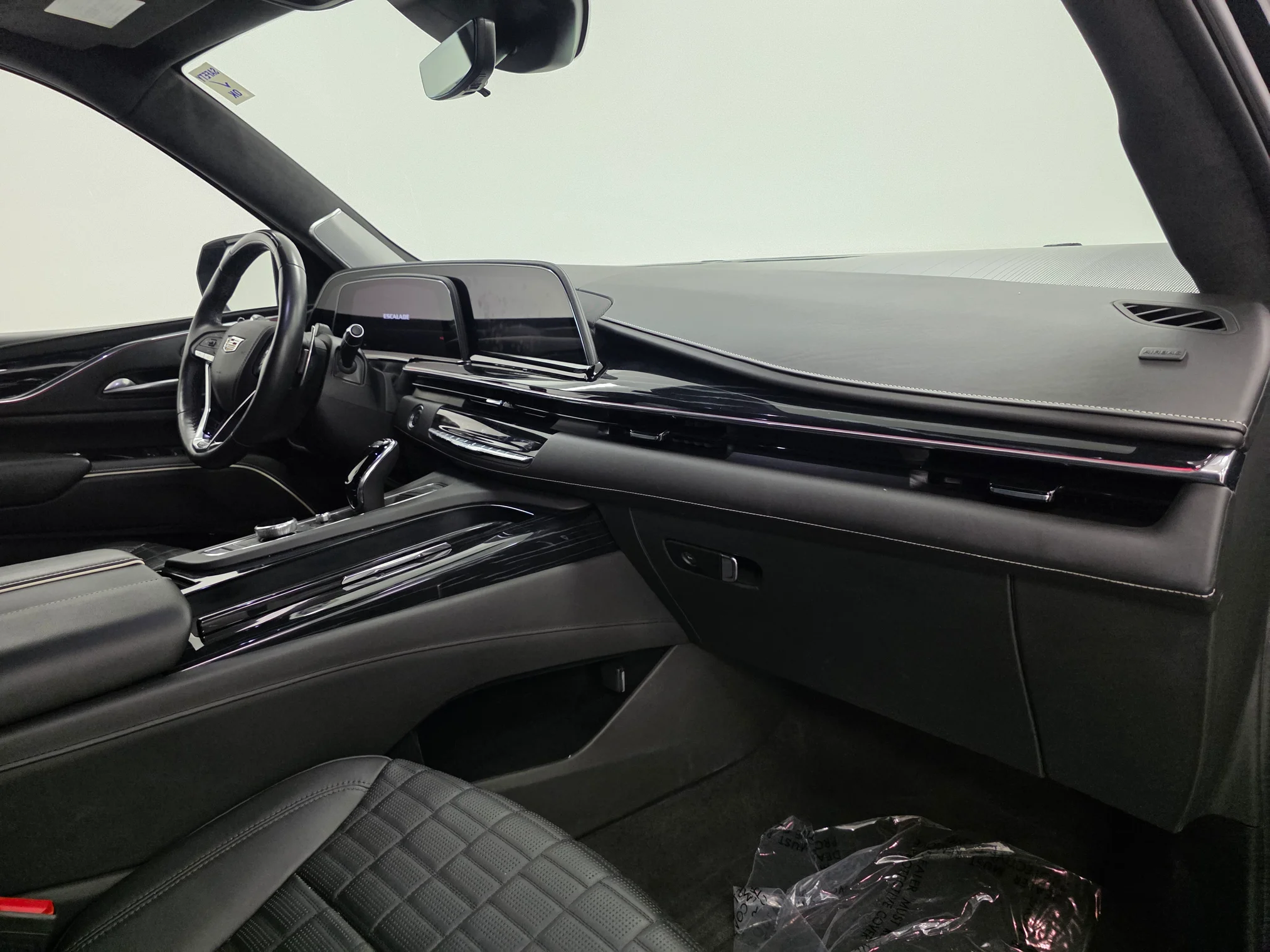 2024 Cadillac Escalade V-Series - Photo 11