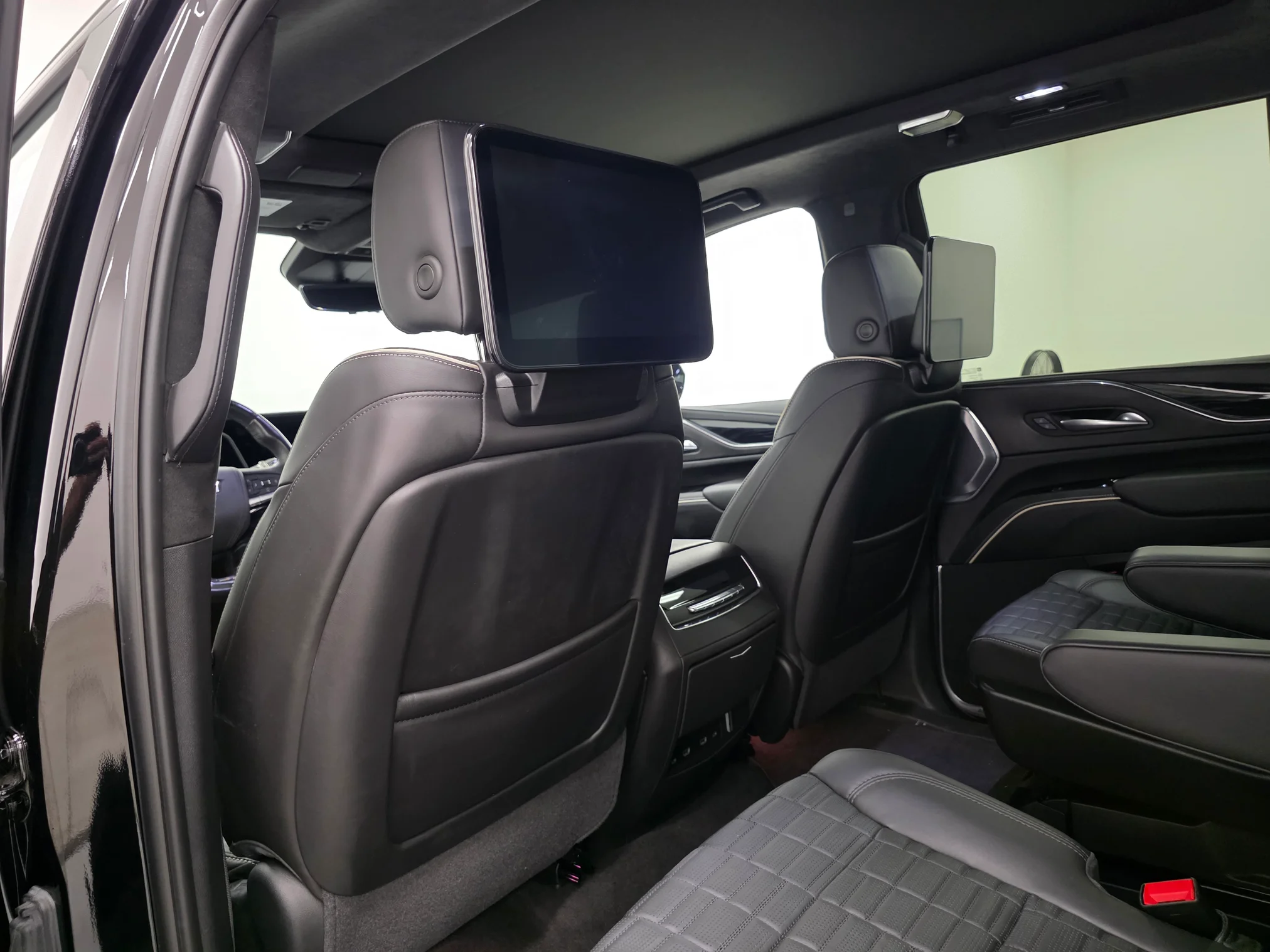 2024 Cadillac Escalade V-Series - Photo 20