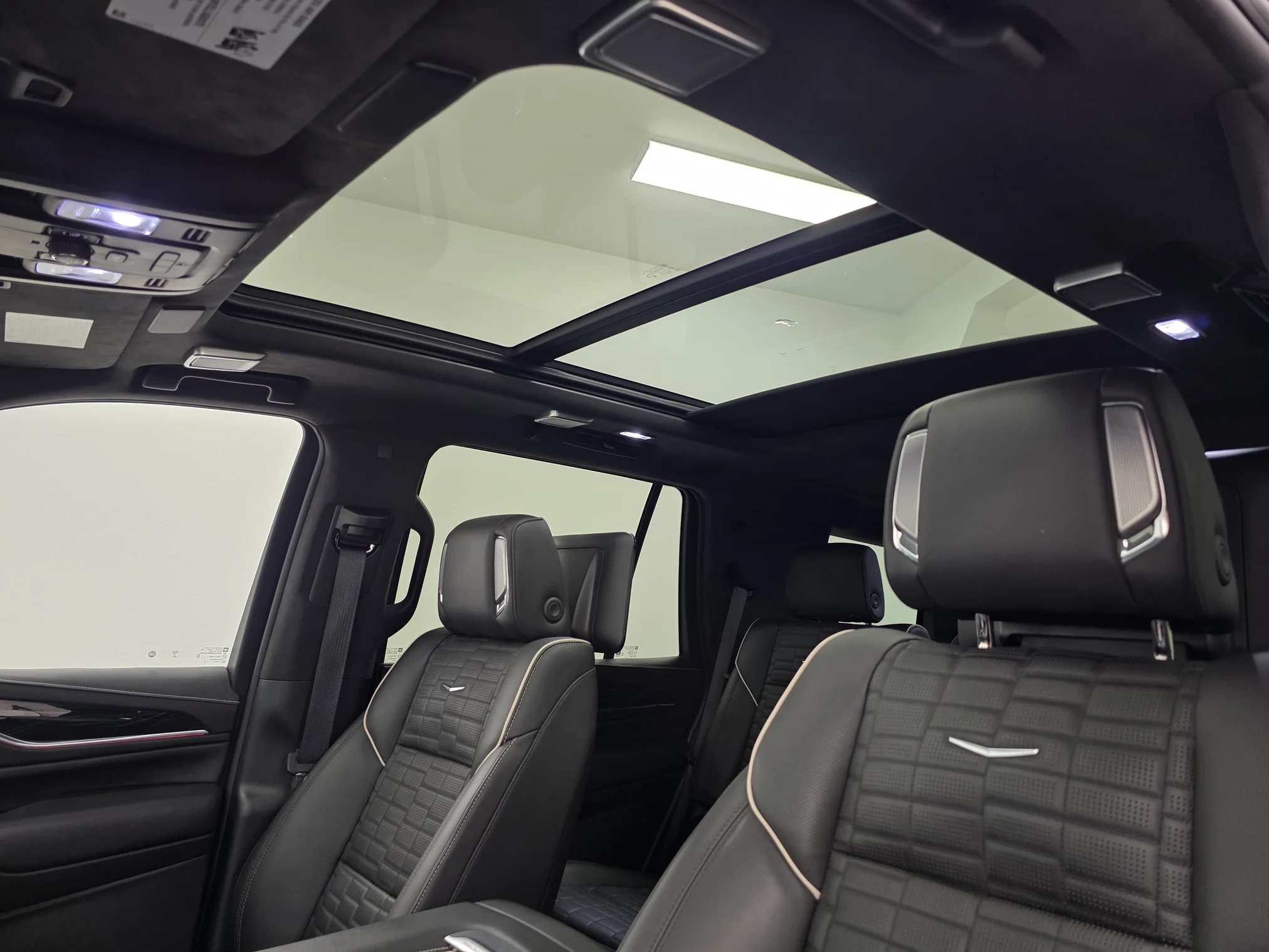 2024 Cadillac Escalade V-Series - Photo 26