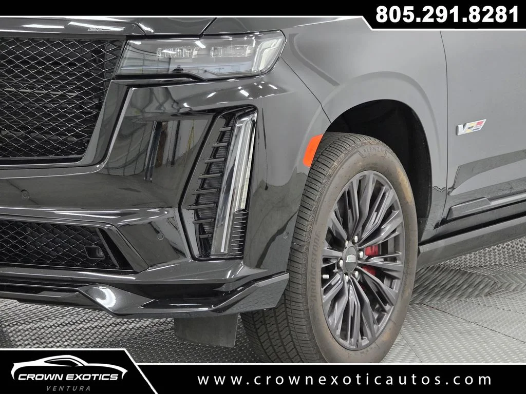 2024 Cadillac Escalade V-Series - Photo 36