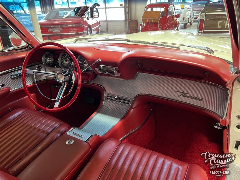 1962 Ford Thunderbird 54