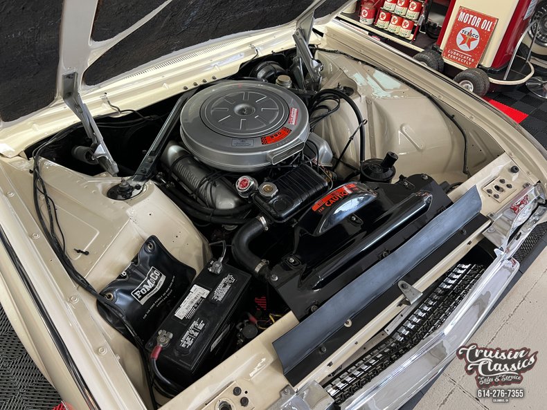 1962 Ford Thunderbird 56