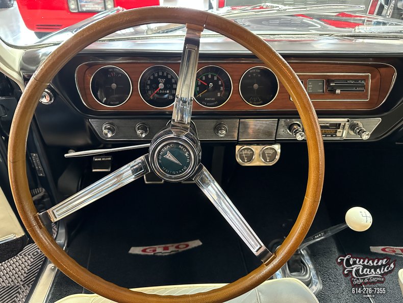 1965 Pontiac GTO 37