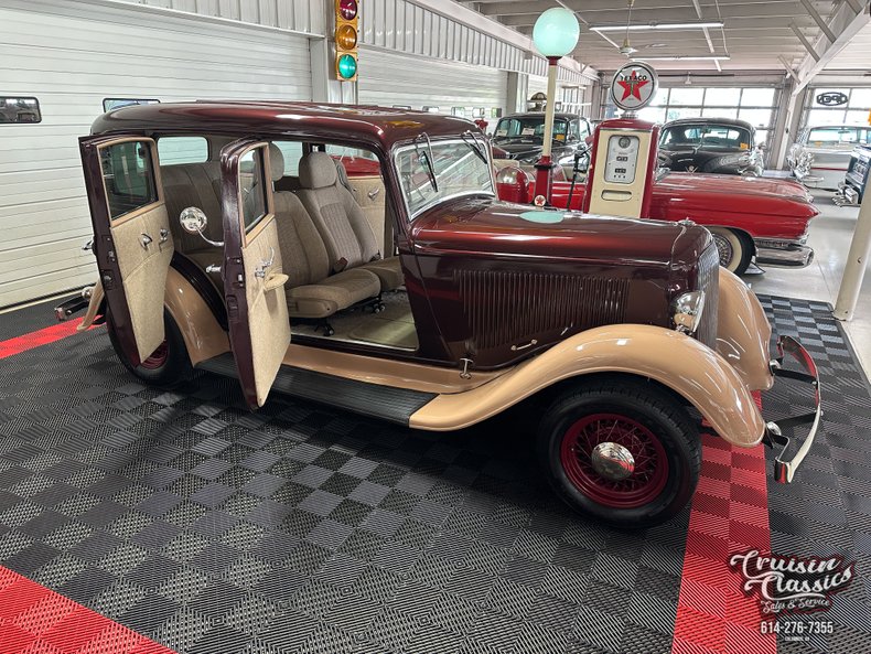 1933 Plymouth Sedan 61