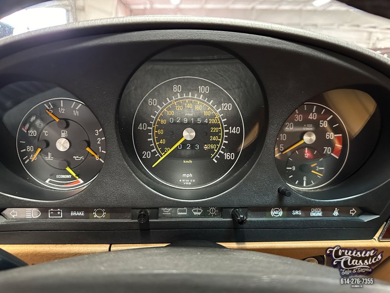 1989 Mercedes-Benz 560SL 38