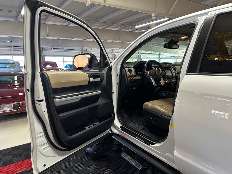 2018 Toyota Tundra 17