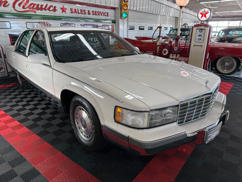 1995 Cadillac Fleetwood 2