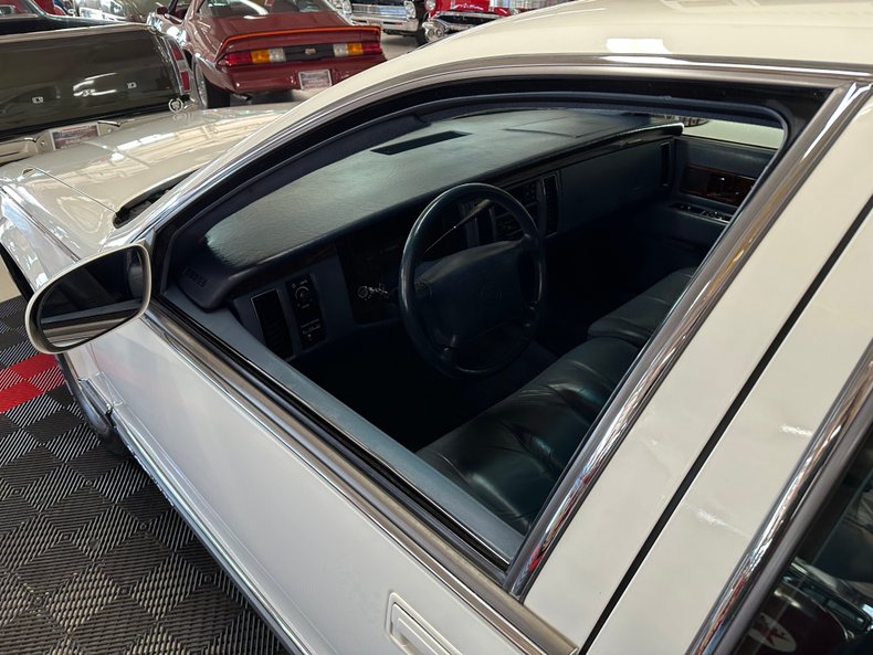 1995 Cadillac Fleetwood 12