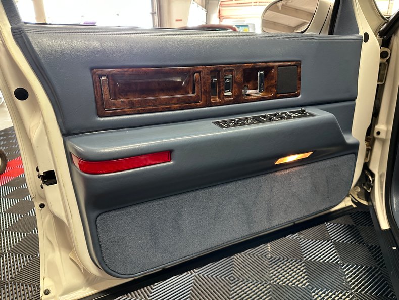 1995 Cadillac Fleetwood 14