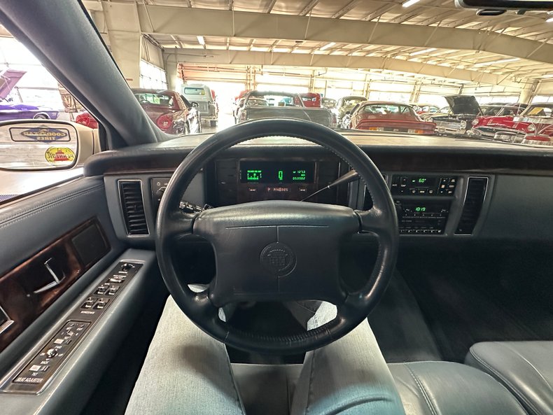 1995 Cadillac Fleetwood 21
