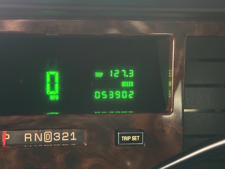 1995 Cadillac Fleetwood 23