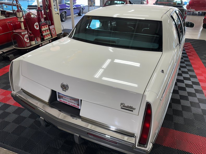 1995 Cadillac Fleetwood 38
