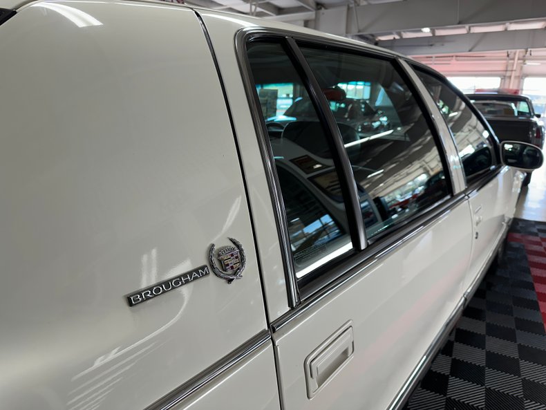 1995 Cadillac Fleetwood 43