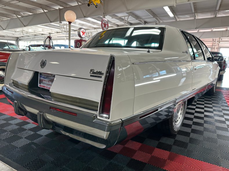 1995 Cadillac Fleetwood 41