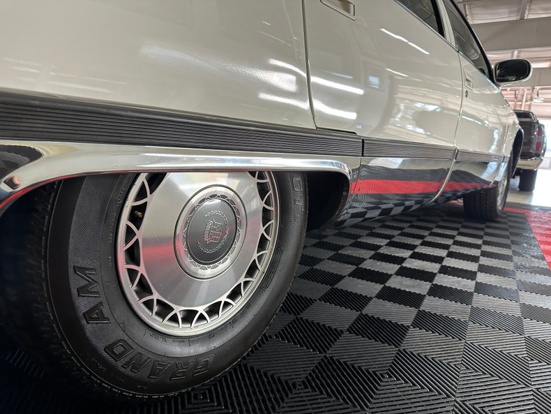 1995 Cadillac Fleetwood 44