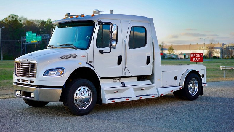 2006 Freightliner M2 SPORTCHASSIS