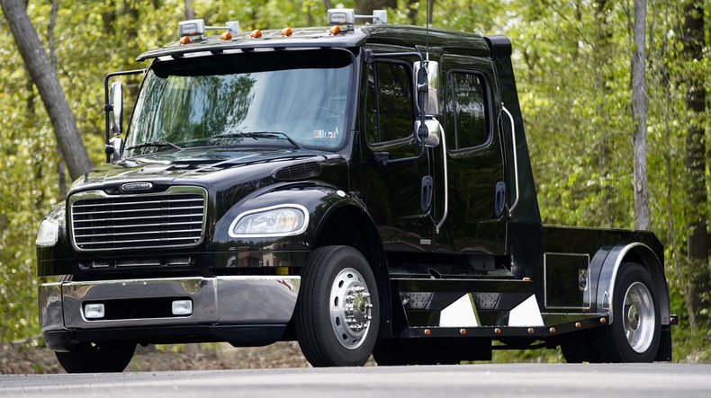 2007 Freightliner M2 SPORTCHASSIS