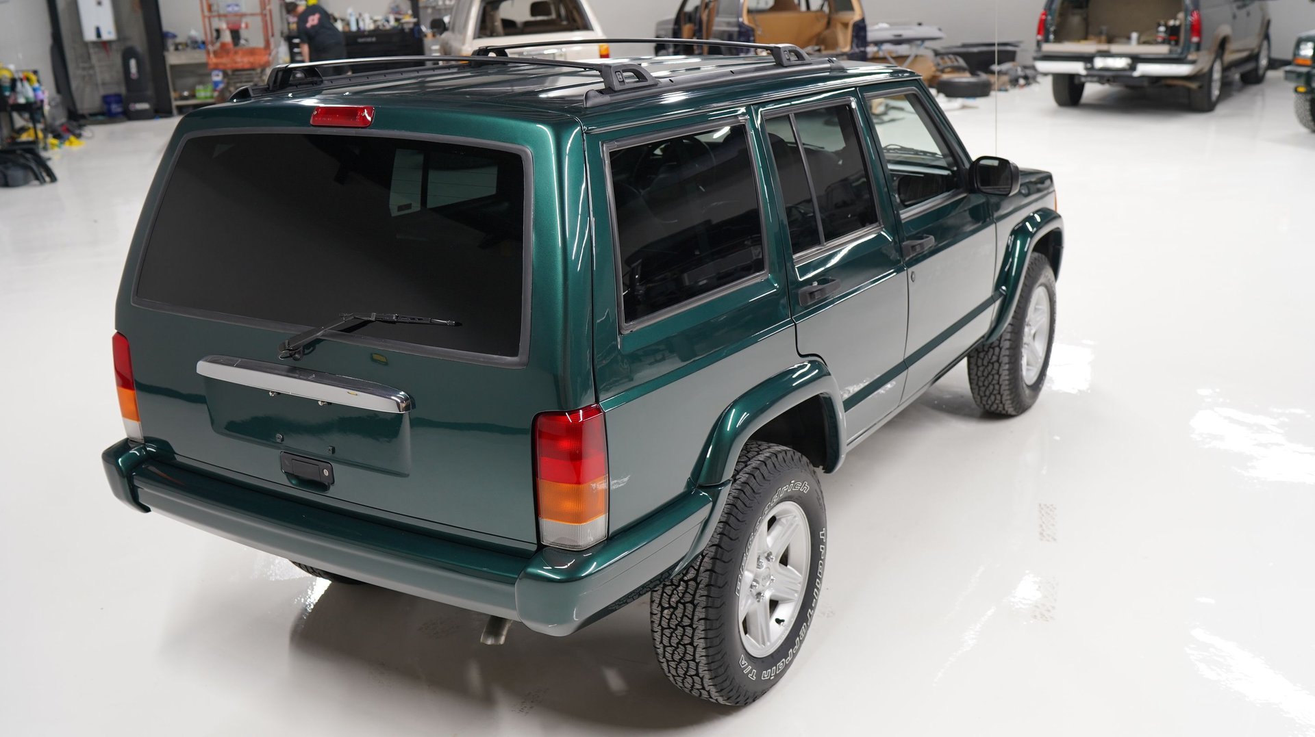 635030 | 2000 Jeep Cherokee 4dr Limited 4WD | Davis Autosports