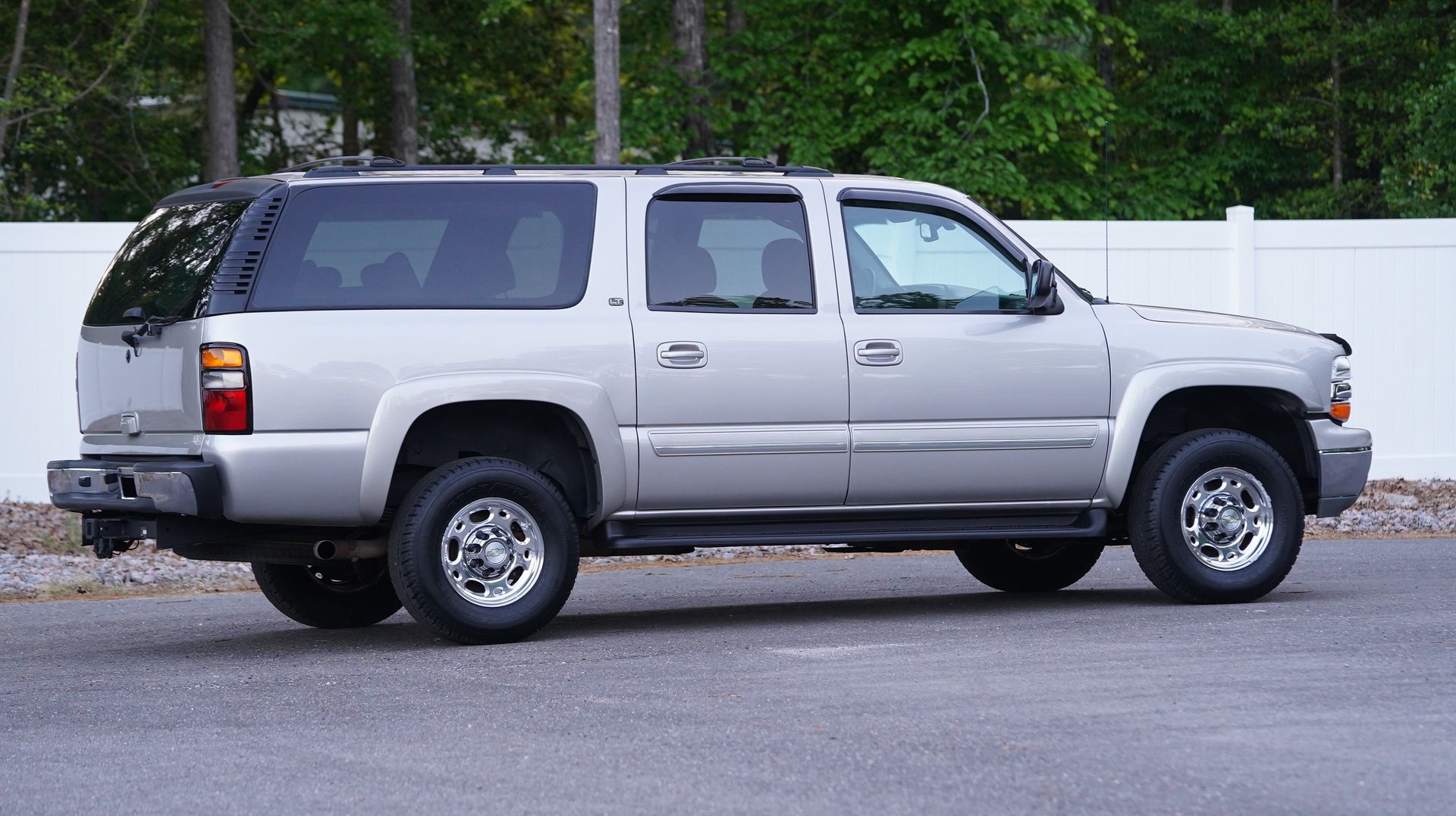 759054 | 2006 Chevrolet Suburban 4dr 2500 4WD LT | Davis Autosports