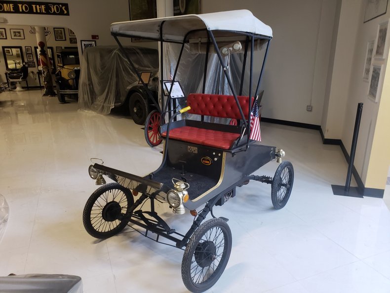 1901 HORSELESS CARRIAGE CORP. REPLICA FORD