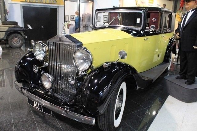 1937 ROLLS ROYCE PHANTOM III "Goldfinger" | Orlando Auto Museum