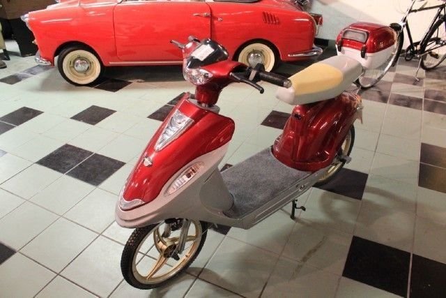 Scoot n Go CHINESE SCOOTER | Orlando Auto Museum