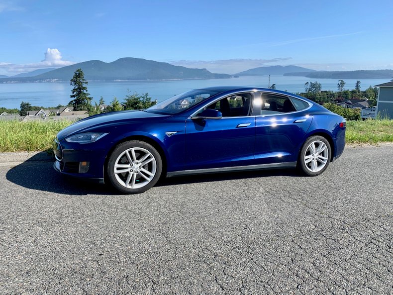 2015 Tesla Model S  70 D