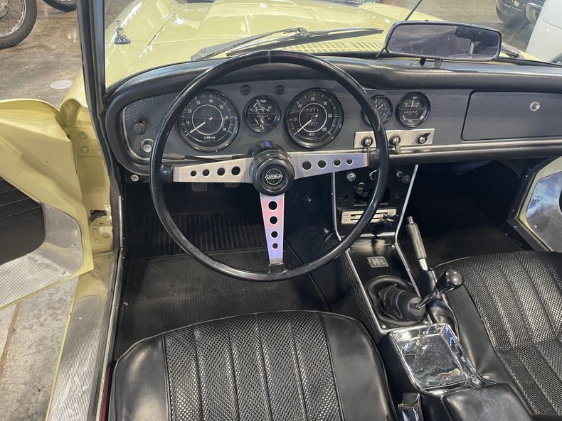 1967 Datsun Fairlady Roadster 50