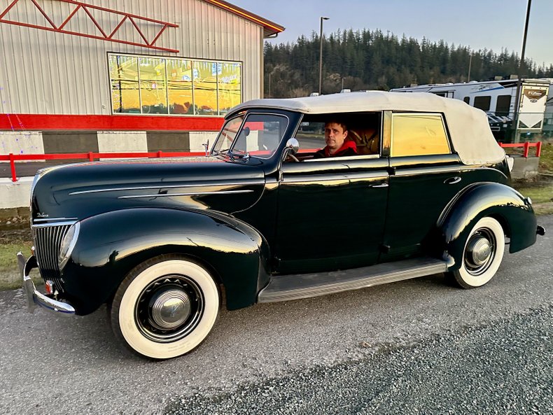 1939 Ford Deluxe 13