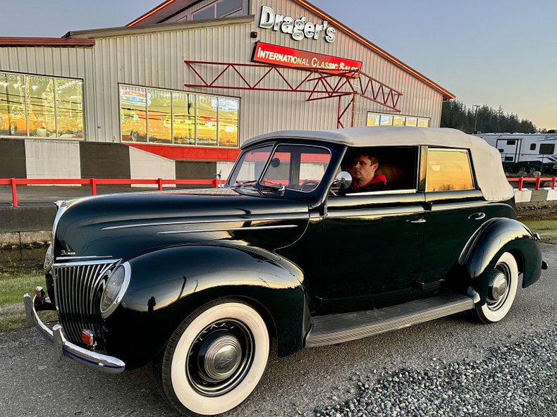 1939 Ford Deluxe 16