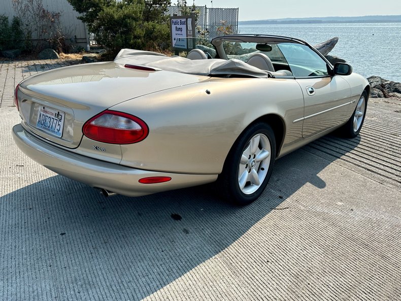1999 Jaguar XK8 15