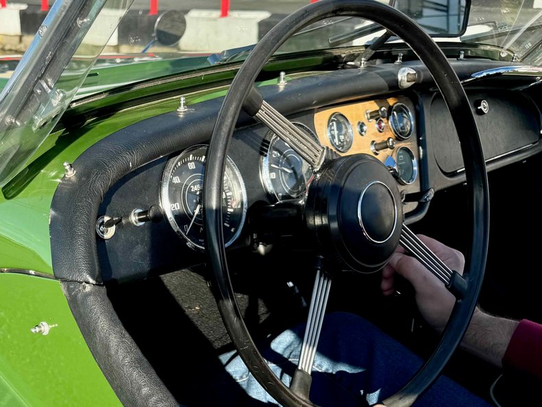 1962 Triumph TR3 32