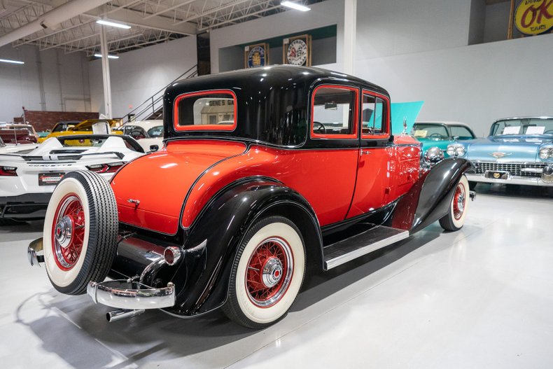 1933 Packard Eight 16
