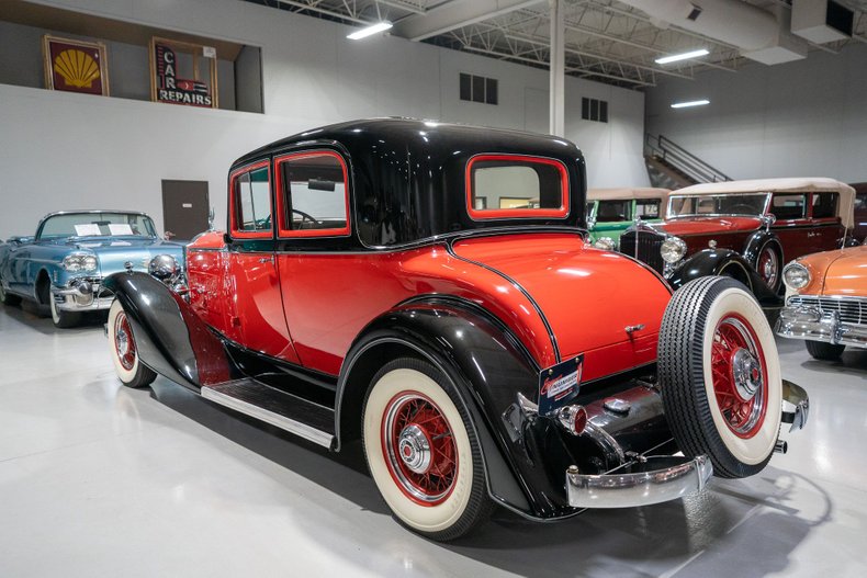 1933 Packard Eight 18