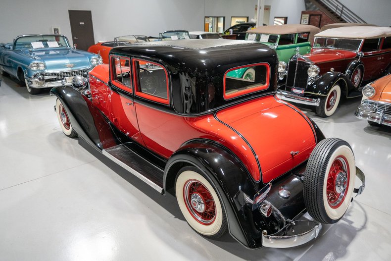 1933 Packard Eight 10